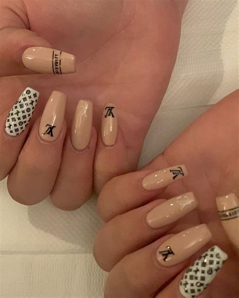 Chic and Stylish White Louis Vuitton Nails 